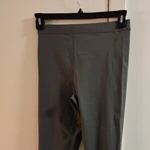 NWT Saucony Men's Medium Gray Solstice Tight Running Stretch Pants